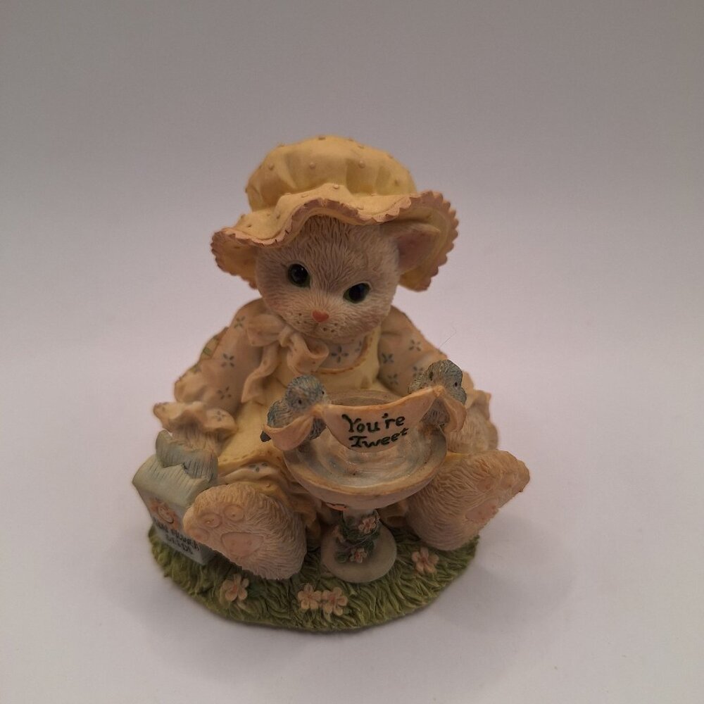 VINTAGE 1996 CALICO KITTENS "A LITTLE BIRD TOLD ME YOU'RE TWEET" FIGURINE